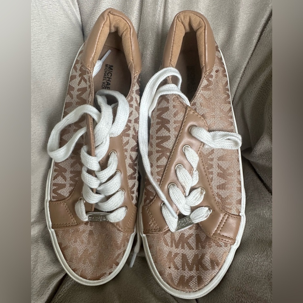 Michael Kors Beige Sneakers with White Accents